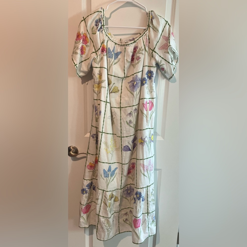 Crown & Ivy white floral grid Small, Pockets